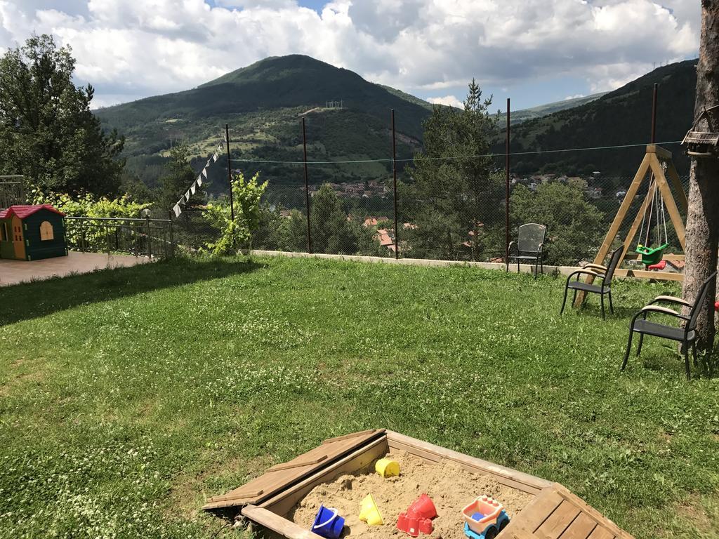 Mala Planina Guest House Iskrets エクステリア 写真
